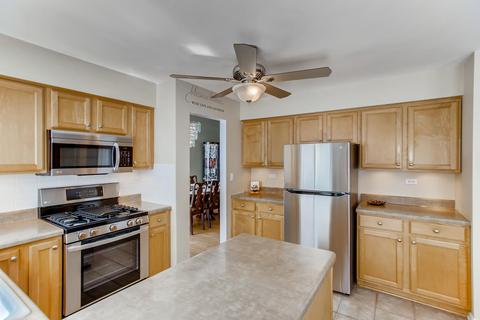 864 Tallgrass Dr, Bartlett, IL 60103 photo 6