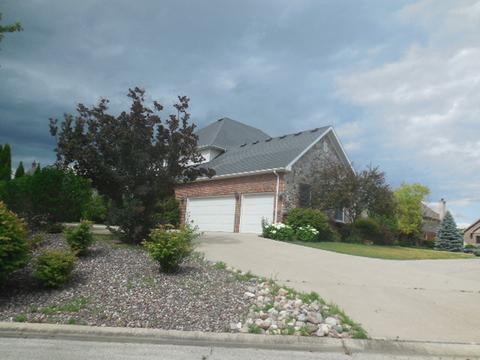 1 Stonebrook Ct, Bloomington, IL 61704 photo 2