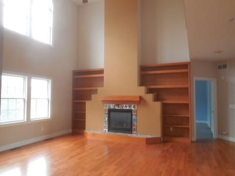 1 Stonebrook Ct, Bloomington, IL 61704 photo 3