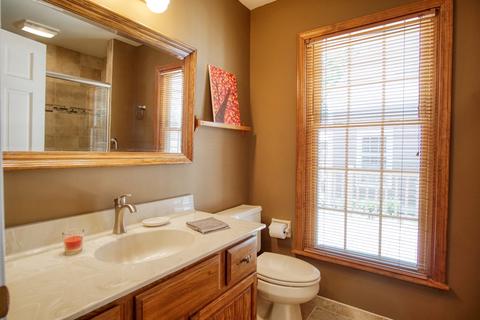 2064 Creekside Dr, Wheaton, IL 60189 photo 14