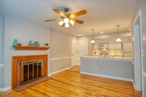 2064 Creekside Dr, Wheaton, IL 60189 photo 5