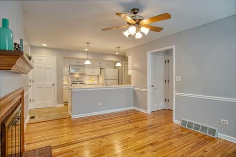 2064 Creekside Dr, Wheaton, IL 60189 photo 6