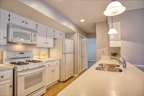 2064 Creekside Dr, Wheaton, IL 60189 photo 7