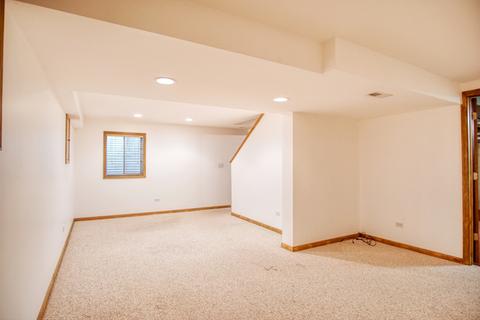 2064 Creekside Dr, Wheaton, IL 60189 photo 22