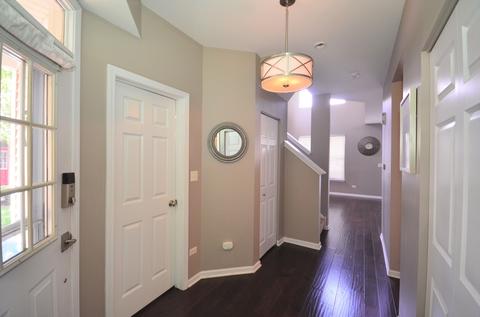 2811 Gypsum Cir, Naperville, IL 60564 photo 2