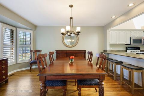 2060 Hallmark Ct, Wheaton, IL 60187 photo 7