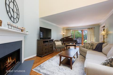 2060 Hallmark Ct, Wheaton, IL 60187 photo 3