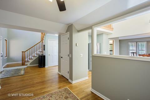 2060 Hallmark Ct, Wheaton, IL 60187 photo 11