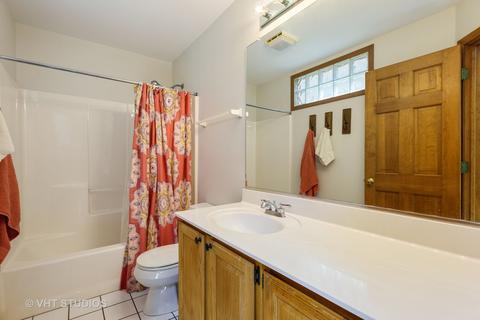 2060 Hallmark Ct, Wheaton, IL 60187 photo 18