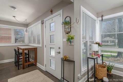626 E 5th Ave, Naperville, IL 60563 photo 2