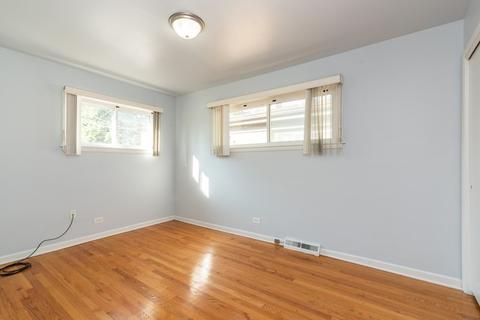 4255 W Devon Ave, Chicago, IL 60646 photo 7