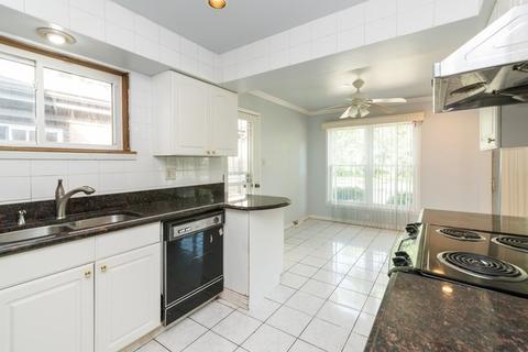 4255 W Devon Ave, Chicago, IL 60646 photo 4