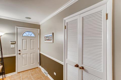 1588 Junior Pl, Elgin, IL 60123 photo 4