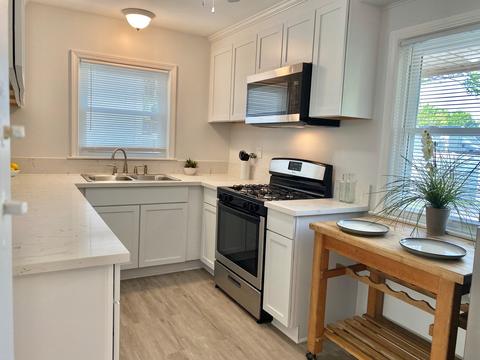 949 Alfini Dr, Des Plaines, IL 60016 photo 11