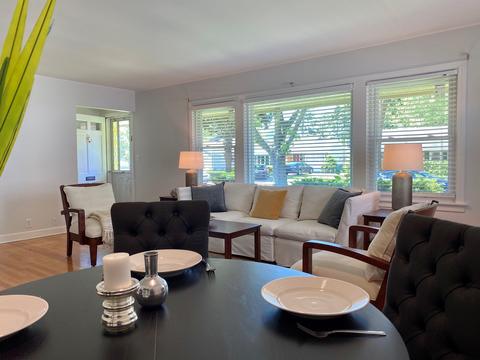 949 Alfini Dr, Des Plaines, IL 60016 photo 9