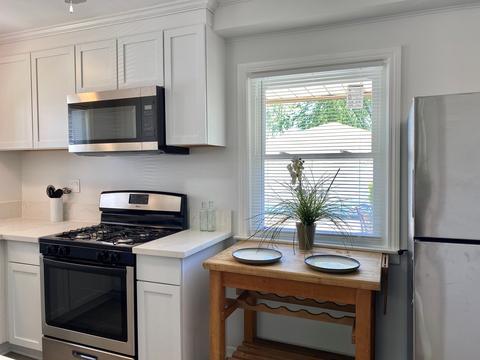 949 Alfini Dr, Des Plaines, IL 60016 photo 10