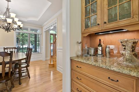 521 Crest St, Wheaton, IL 60187 photo 8