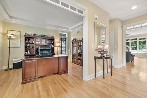 521 Crest St, Wheaton, IL 60187 photo 3