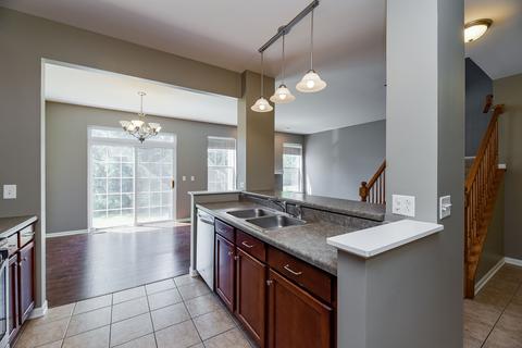 24215 Walnut Cir, Plainfield, IL 60585 photo 4