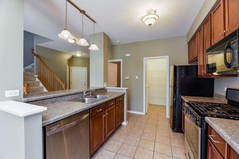 24215 Walnut Cir, Plainfield, IL 60585 photo 5