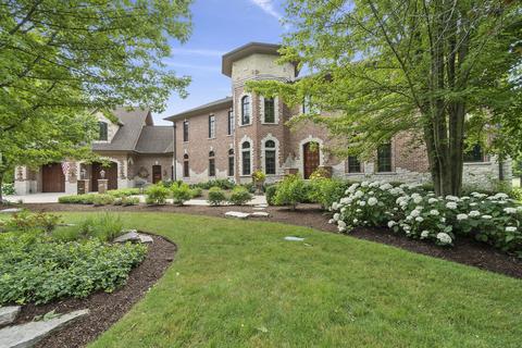 33 W571 White Thorne Rd, Wayne, IL 60184 photo 2