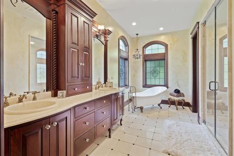33 W571 White Thorne Rd, Wayne, IL 60184 photo 9