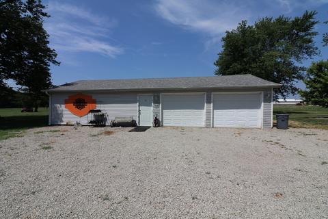 225 Chicago St, Dewitt, IL 61735 photo 17