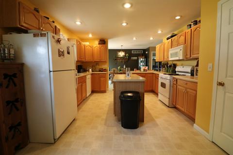 225 Chicago St, Dewitt, IL 61735 photo 7
