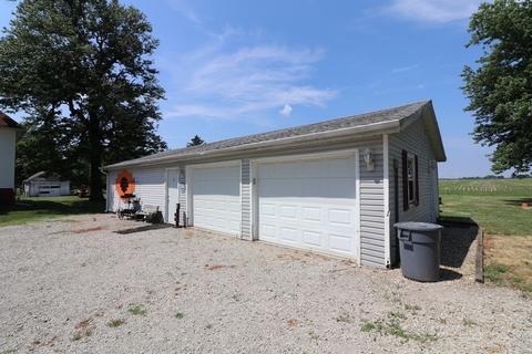 225 Chicago St, Dewitt, IL 61735 photo 15