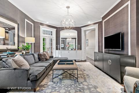 19 E Scott St, Chicago, IL 60610 photo 8