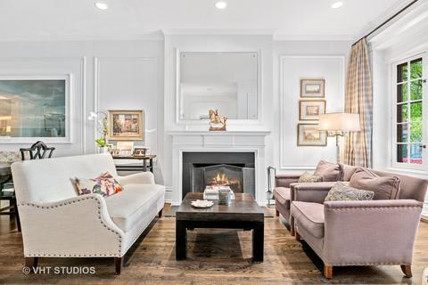 19 E Scott St, Chicago, IL 60610 photo 2