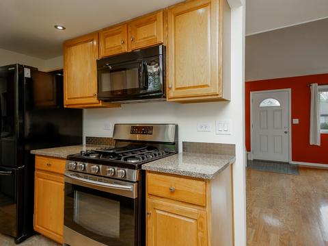 3320 Fox Hill Rd, Aurora, IL 60504 photo 4