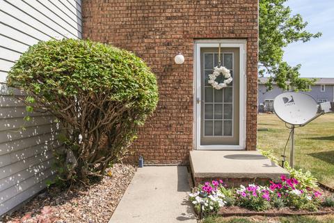 1556 Hunt Dr #E, Normal, IL 61761 photo 2