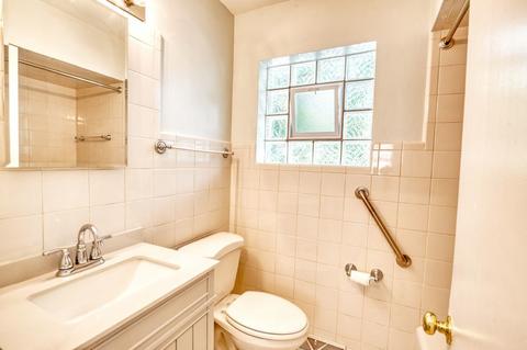 3801 N Hamlin Ave, Chicago, IL 60618 photo 10