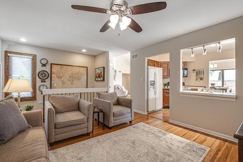 509 Jon Ln, Des Plaines, IL 60016 photo 12