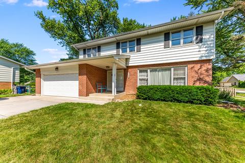 1187 Blackhawk Dr, Elgin, IL 60120 photo 2