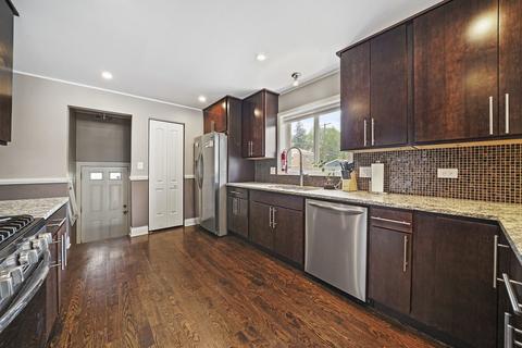 301 E 107th St, Chicago, IL 60628 photo 9