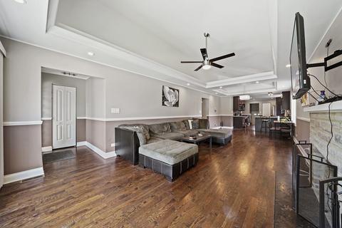 301 E 107th St, Chicago, IL 60628 photo 4