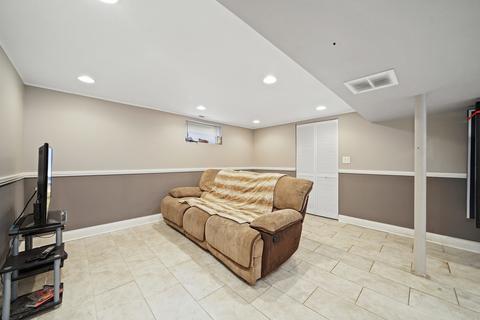 301 E 107th St, Chicago, IL 60628 photo 18