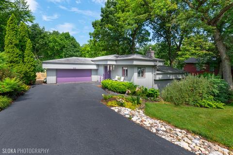 212 Hickory Rd, Oakwood Hills, IL 60013 photo 3