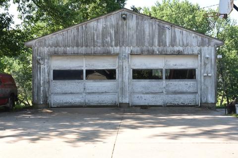 158 E Scott St, Seneca, IL 61360 photo 2