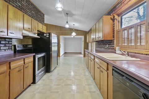125 Mapleleaf Dr, Catlin, IL 61817 photo 9