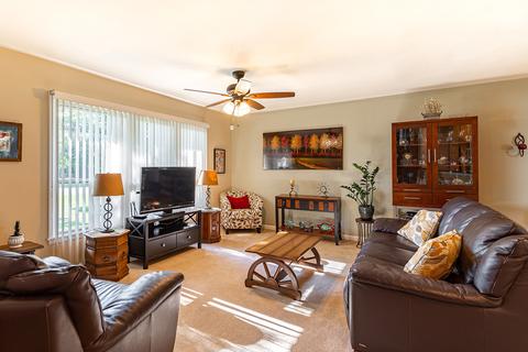 220 Alschuler Dr, Aurora, IL 60506 photo 4