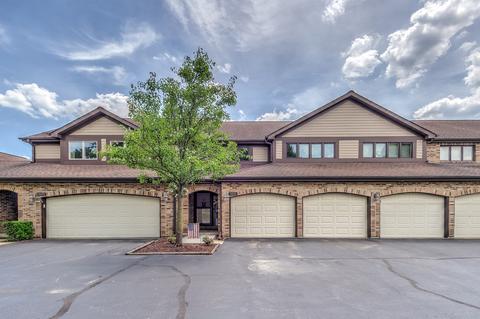1831 Golf View Dr, Bartlett, IL 60103 photo 1