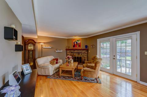 1831 Golf View Dr, Bartlett, IL 60103 photo 9