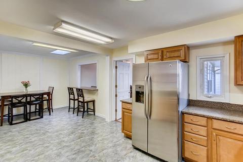 1302 Pershing Ave, Wheaton, IL 60189 photo 8