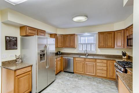 1302 Pershing Ave, Wheaton, IL 60189 photo 6