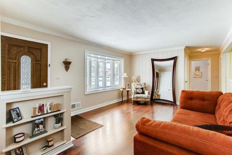 1302 Pershing Ave, Wheaton, IL 60189 photo 4