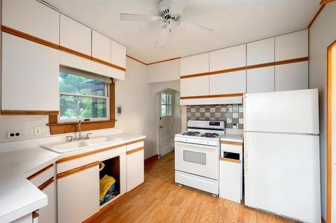 216 E North Ave, Elmhurst, IL 60126 photo 9
