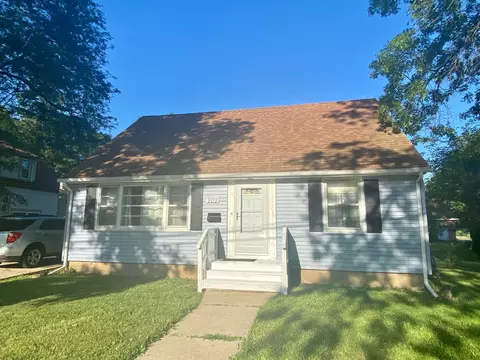 909 Logan Ave, Elgin, IL 60120 photo 1
